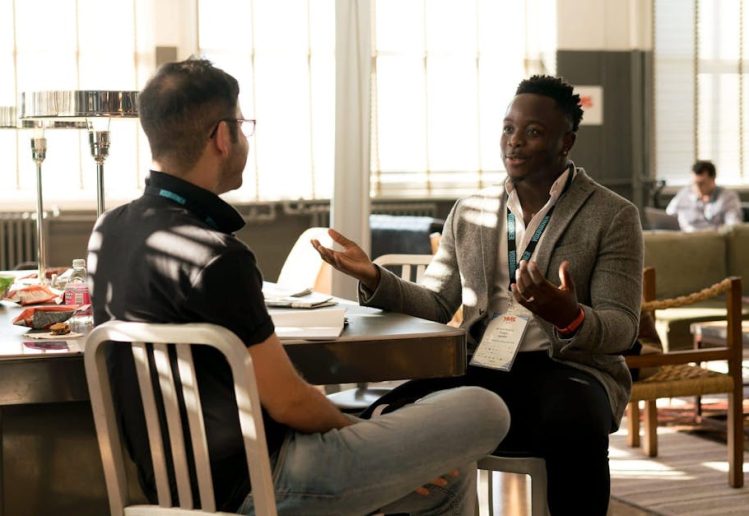 les clés pour engager la conversation avec une femme inconnue