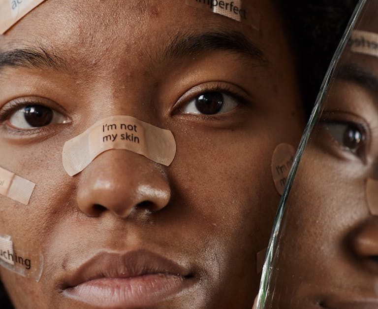 Les 11 imperfections féminines qui séduisent les hommes