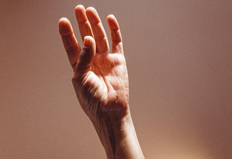 analyse des nuances entre « tu es gentille » et « tu es charmante » dans les messages