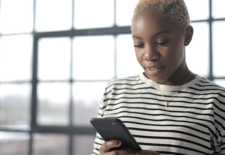 Les secrets pour augmenter la température d&rsquo;une conversation par SMS