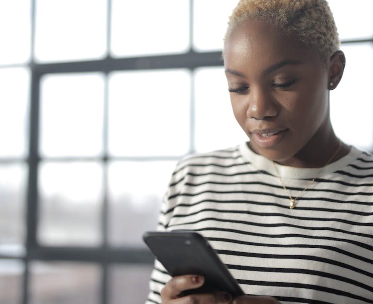 Les secrets pour augmenter la température d&rsquo;une conversation par SMS