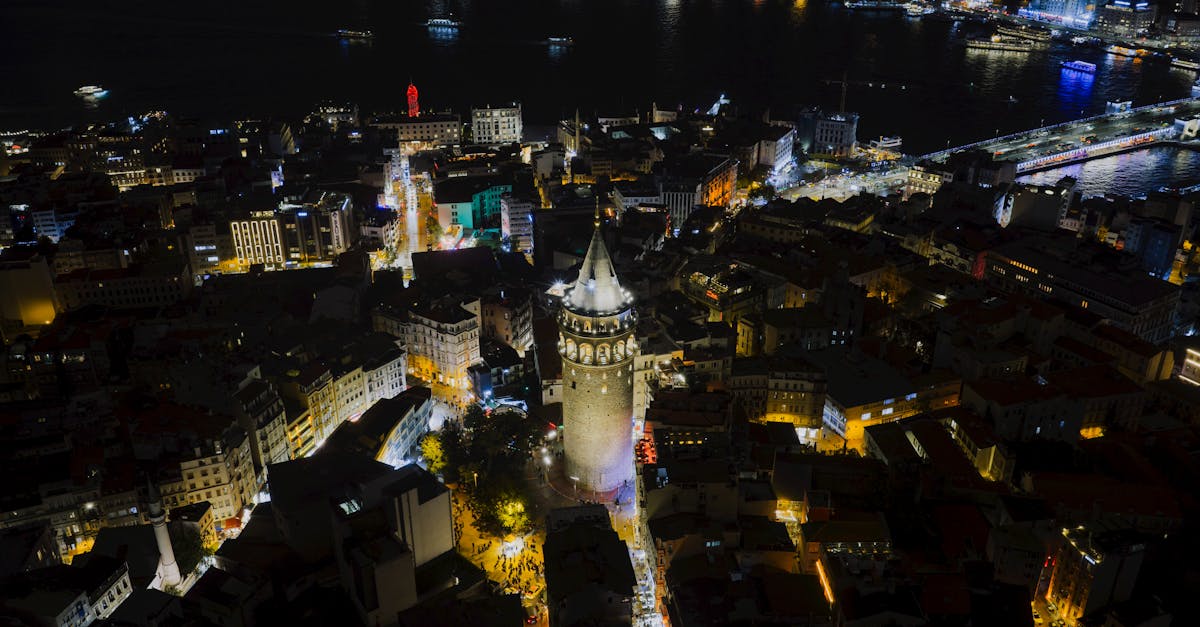 découvrez tout ce qu'il faut savoir sur l'attraction : définitions, types, mécanismes et conseils pour mieux comprendre ce phénomène naturel et humain, que ce soit en sciences, en amour ou dans la vie quotidienne.