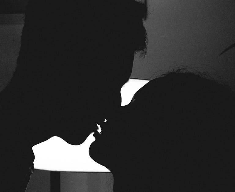 Faut-il oser un baiser lors du premier rendez-vous ?
