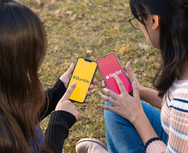 Les applications de rencontre sur smartphone : bénéfices et mises en garde