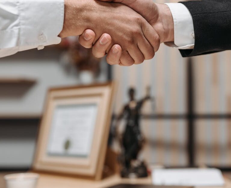 Travail en duo : quand la complicité professionnelle se transforme en une aventure unique