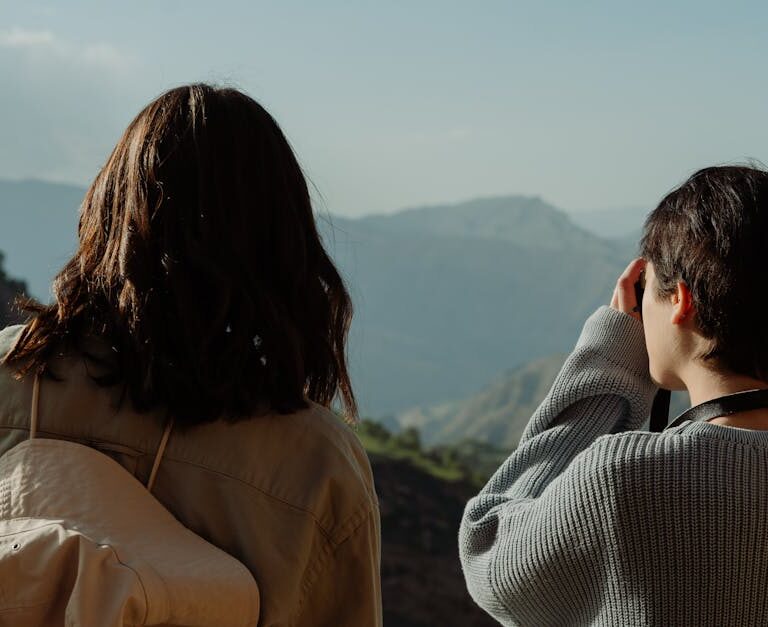Réveiller une conversation : astuces pour renouer le contact après une semaine de silence