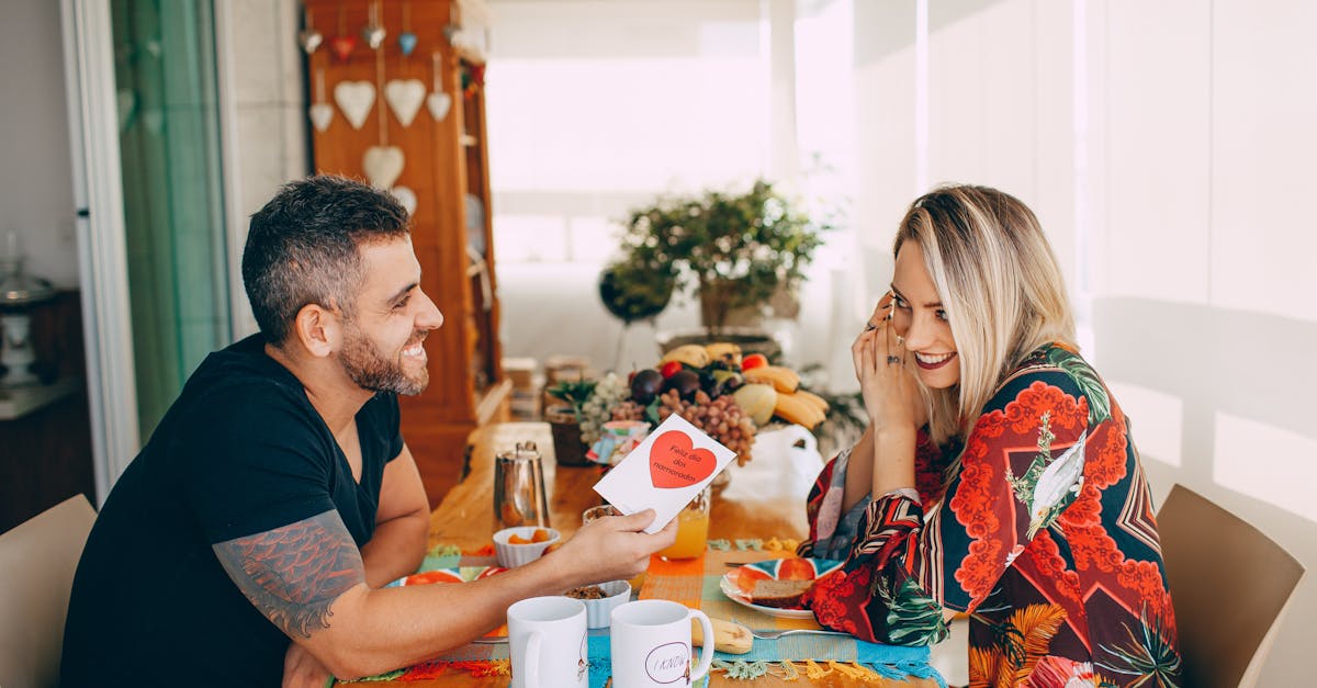 découvrez les clés pour conquérir le cœur d'un homme romantique grâce à des conseils authentiques et touchants.