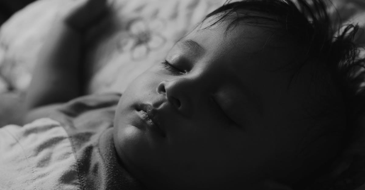 découvrez les meilleures positions de sommeil pour améliorer votre confort et votre qualité de repos chaque nuit.