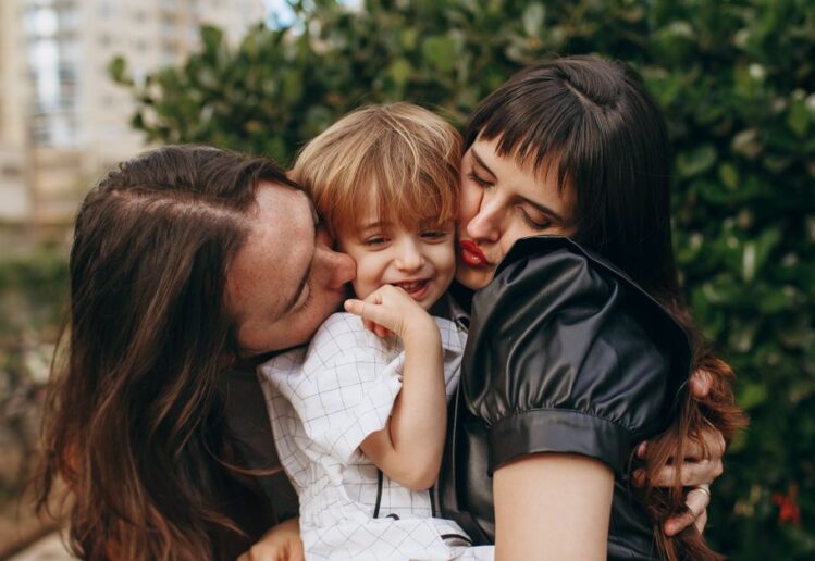 Cinq gestes tendres qui font craquer les hommes