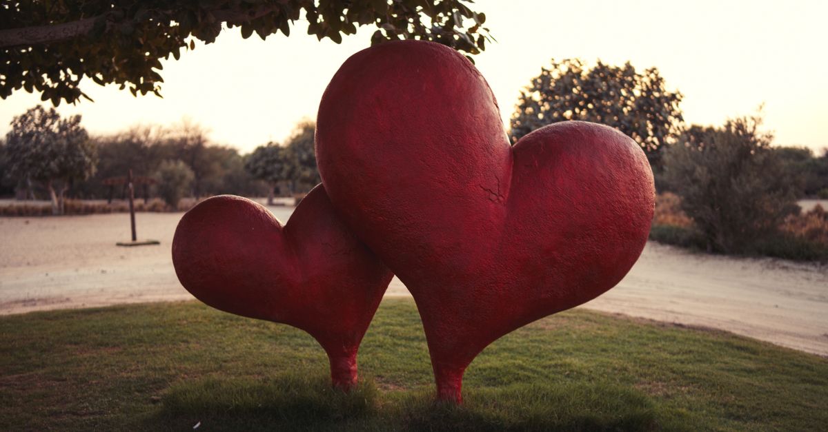 découvrez comment surmonter vos doutes en amour et renforcer votre confiance dans vos relations grâce à nos conseils avisés et bienveillants.