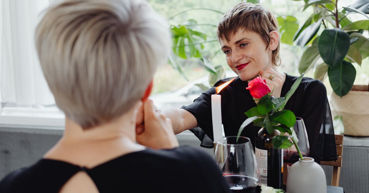 découvrez les attentes courantes des femmes lors d'un premier rendez-vous pour mieux comprendre leurs désirs et créer une connexion authentique.