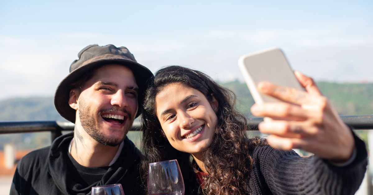 découvrez nos astuces pour réussir vos selfies de couple et immortaliser vos moments complices avec style et naturel.