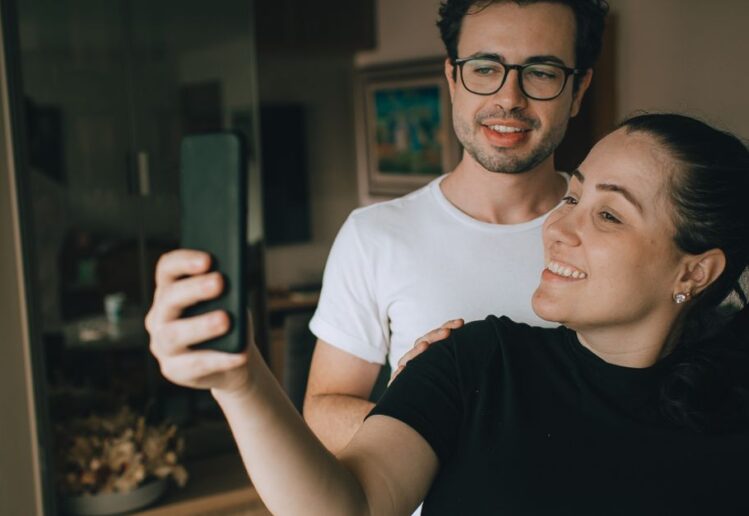 cinq idées originales de selfies à réaliser en couple