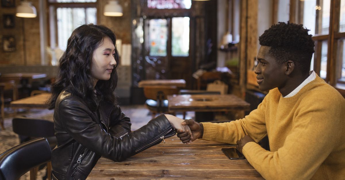découvrez l'initiative first date, conçue pour faciliter les premières rencontres et créer des connexions authentiques. rejoignez-nous pour vivre des moments uniques et enrichissants dès le premier rendez-vous.