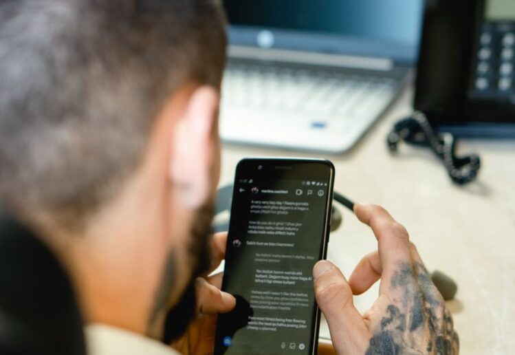 Comment rédiger un message laissé sur un répondeur de manière efficace ?