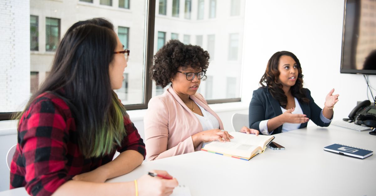 découvrez nos conseils et stratégies efficaces pour améliorer votre communication, que ce soit en entreprise ou dans la vie quotidienne.