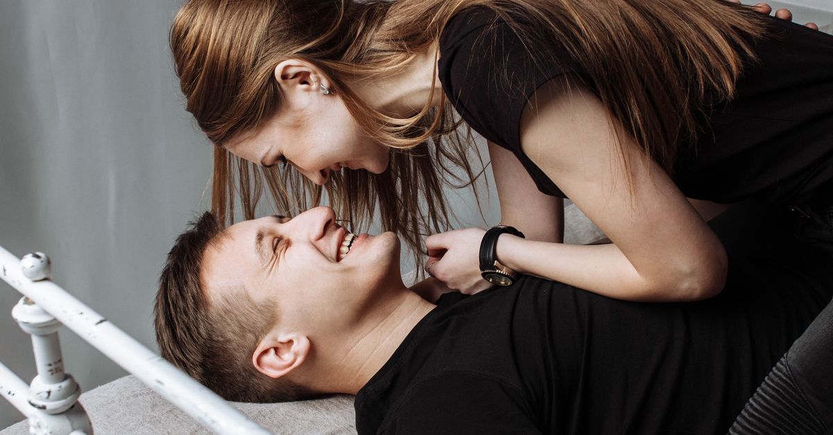découvrez des conseils pratiques pour entretenir la passion et le désir dans une relation à distance. maintenez la connexion et la complicité malgré la distance.