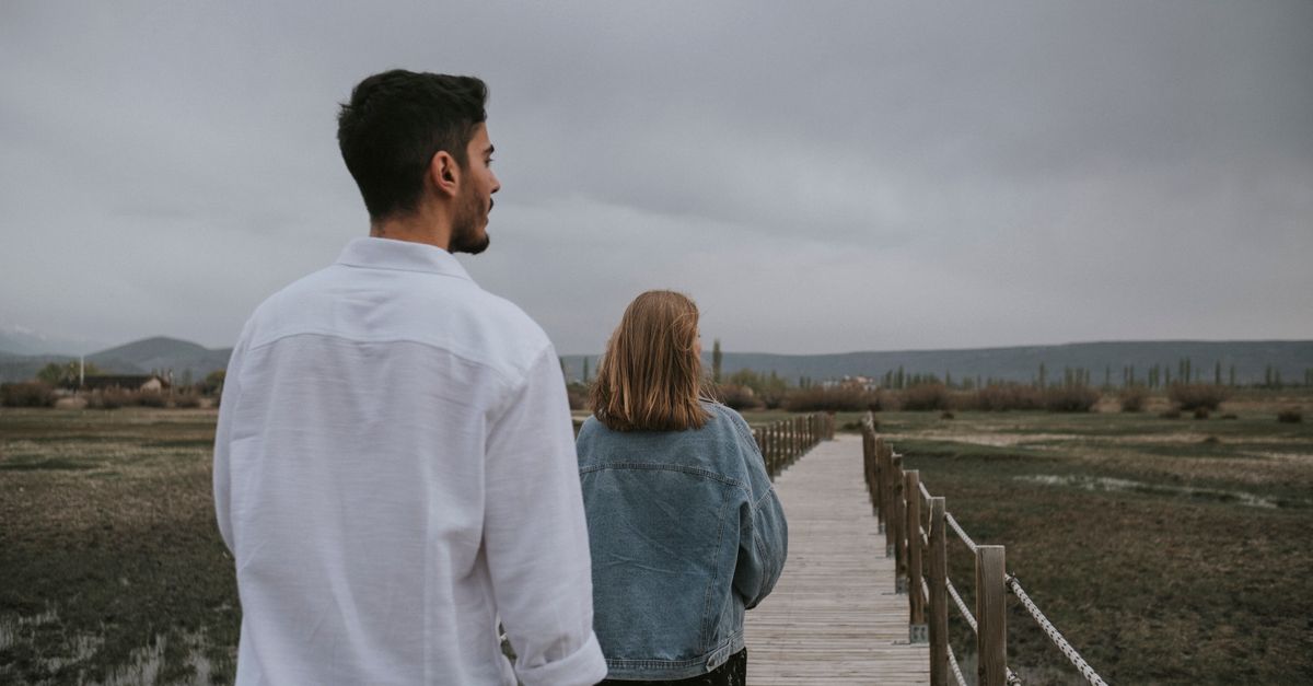 découvrez des conseils et astuces pour réussir votre relation à distance et garder le lien malgré la distance.