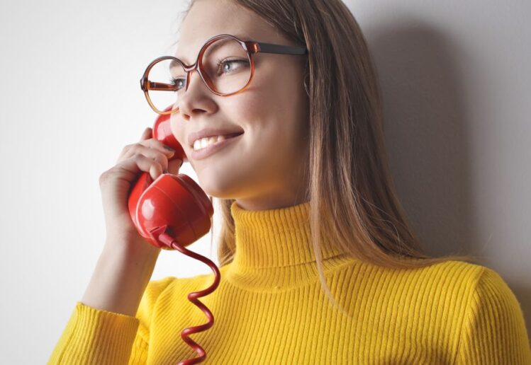 Premiers appels : astuces pour éviter les silences gênants au téléphone Premiers appels : astuces pour éviter les silences gênants au téléphone