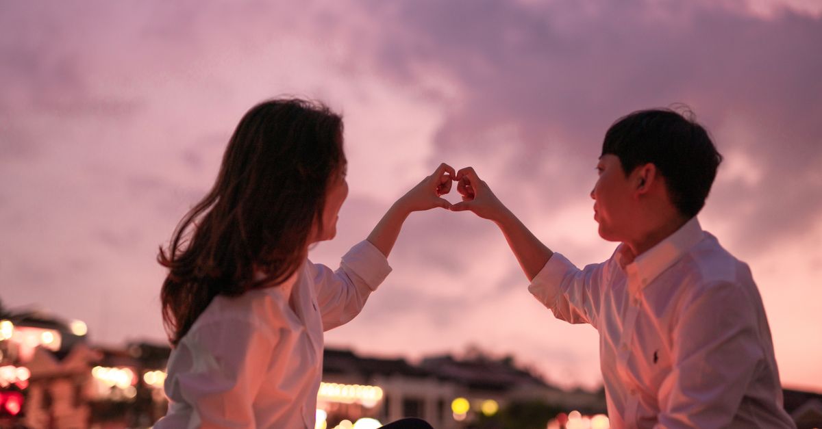 découvrez les signes clés indiquant que vous êtes prêt(e) à vous engager dans une relation amoureuse épanouissante et saine.