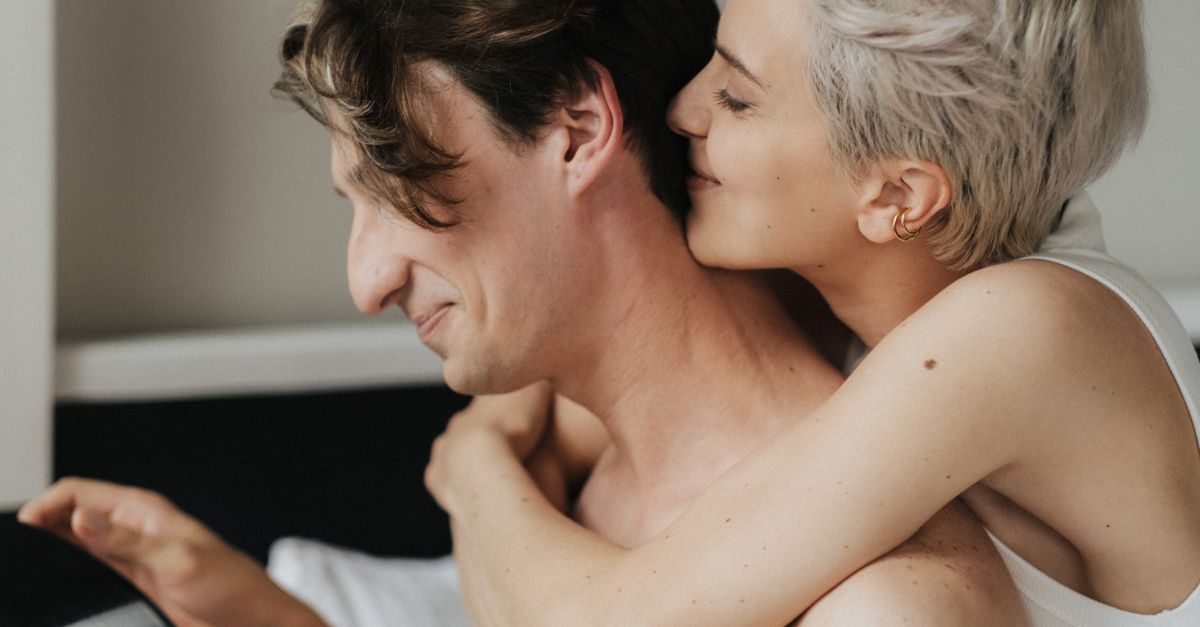 découvrez les signes qui indiquent qu'il souhaite une relation physique, et apprenez à interpréter ses intentions avec confiance et clarté.