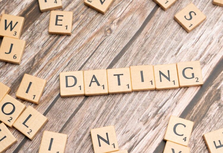 L&rsquo;amour sur internet : les petites tromperies innocentes