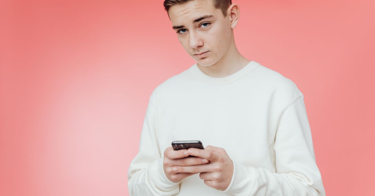 découvrez les signes de l'addiction aux sms, ses impacts sur la vie quotidienne, et comment retrouver un usage équilibré de la messagerie mobile.
