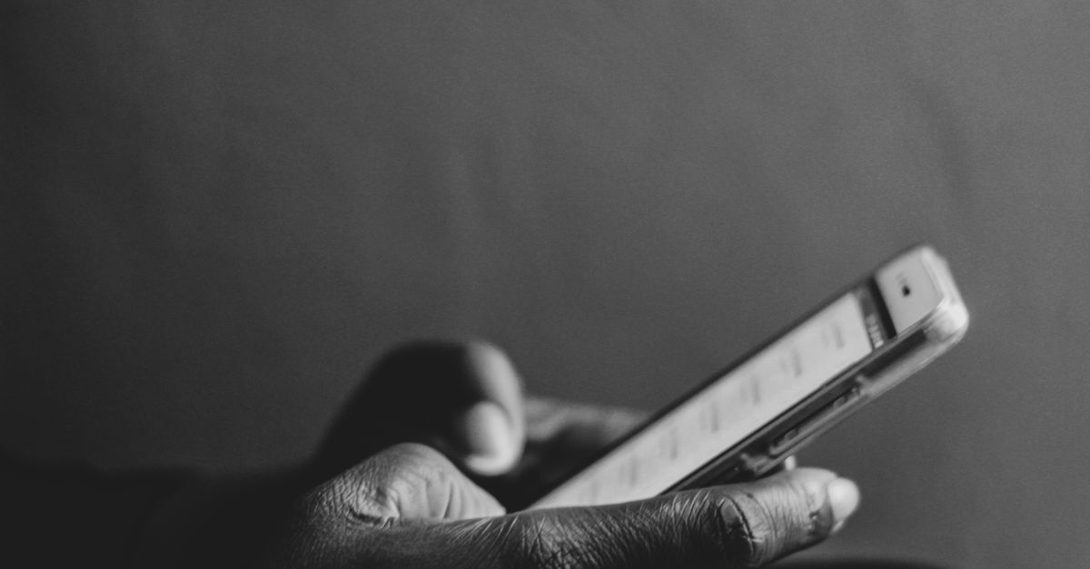 découvrez les signes de l'addiction aux sms, ses impacts sur la vie quotidienne et des conseils pour retrouver un équilibre sain avec la communication mobile.