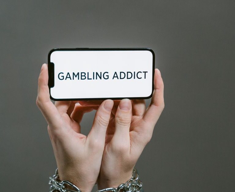comprendre l’addiction aux SMS : que faut-il en retenir ? comprendre l’addiction aux SMS : que faut-il en retenir ?