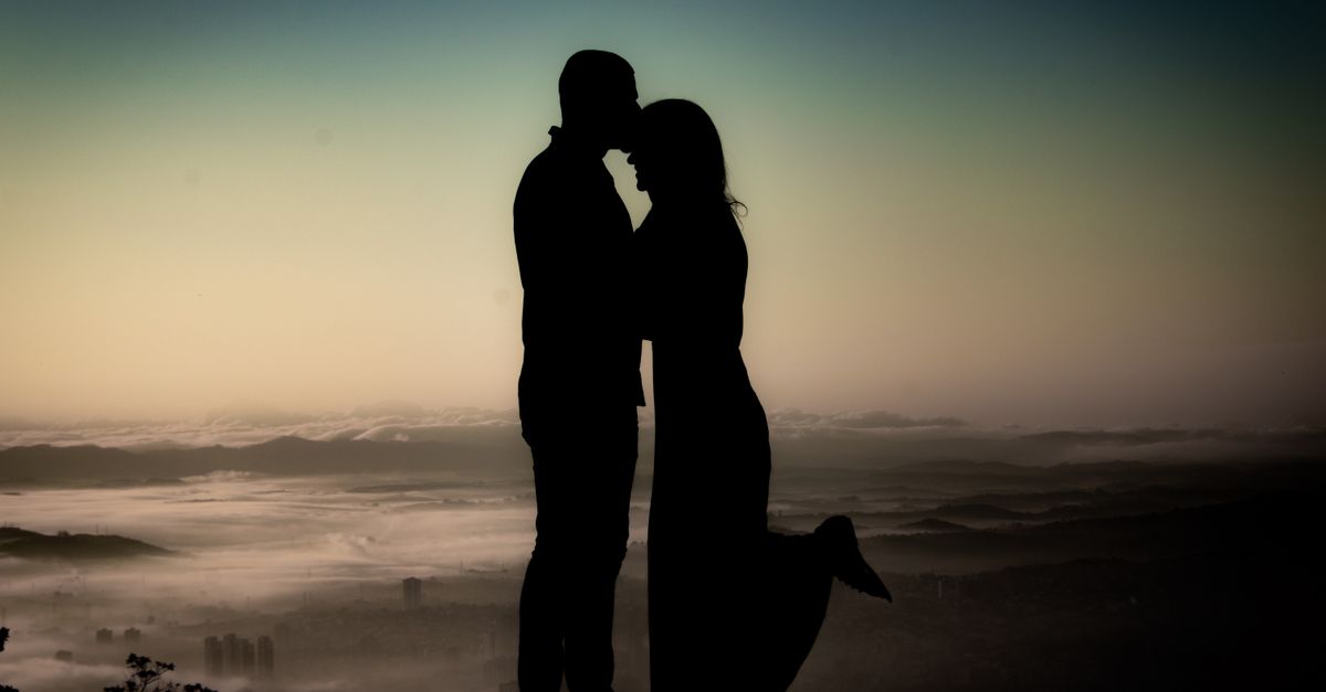 découvrez comment entretenir une relation à distance avec confiance et amour grâce à nos conseils pratiques et astuces pour surmonter la distance.