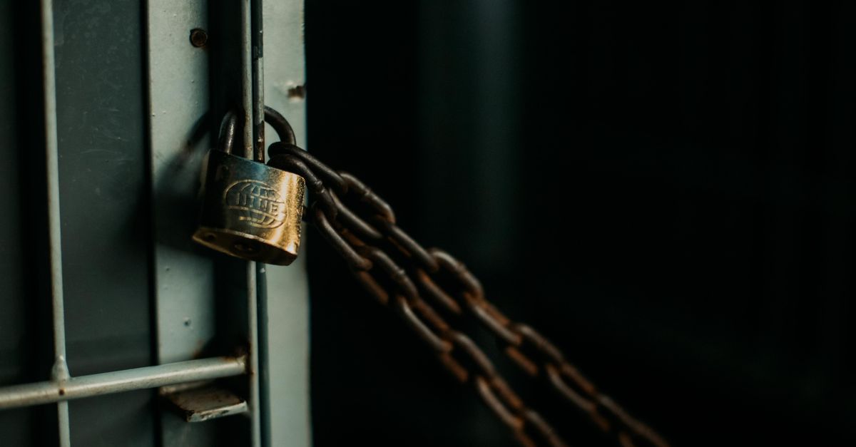 découvrez comment sécuriser vos fonds d'écran mobiles pour protéger votre vie privée et éviter les risques liés aux images téléchargées.